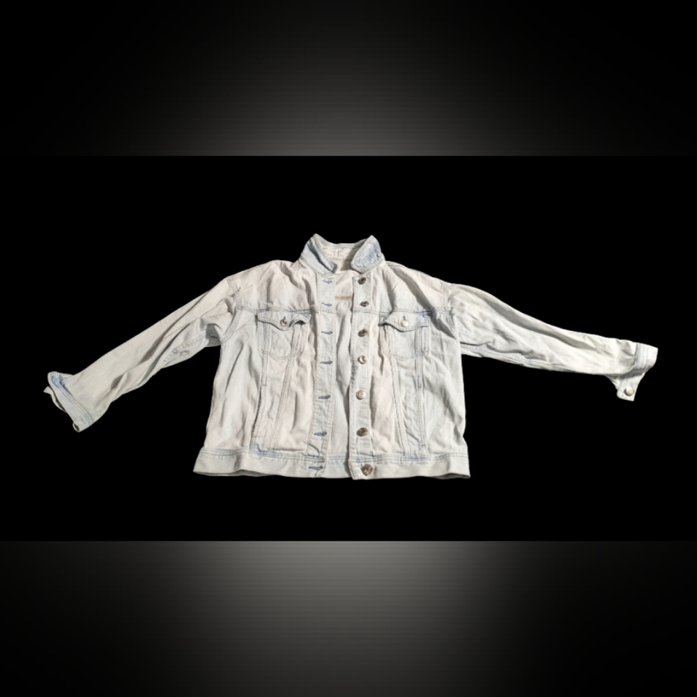 American Eagle Outfitters Light Blue Denim Jacket